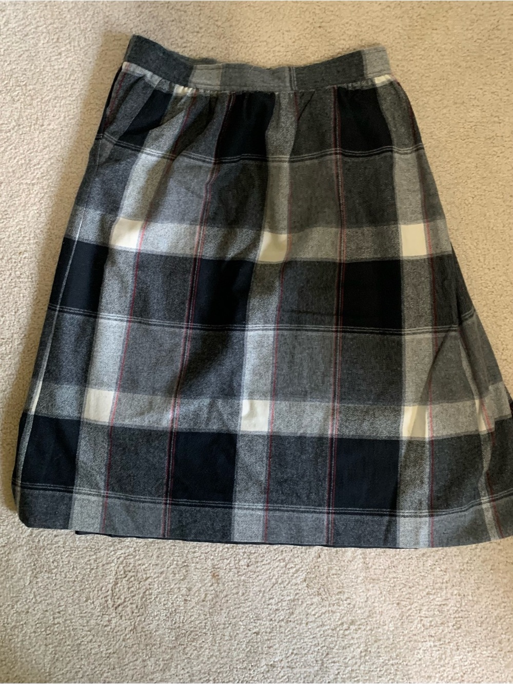 Evan Picone Black and Gray Plaid A-Line Skirt with Cream Accents